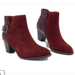Vionic Naomi Burgundy Ankle Boots - Women's Size 6.5 Suede Snake Water-Resistant